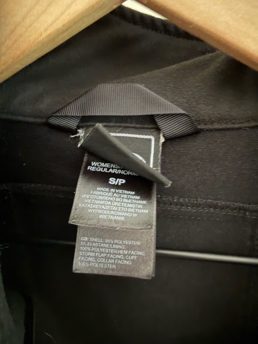 The North Face Women's Black Utility Softshell Jacket - Picture 5 of 7